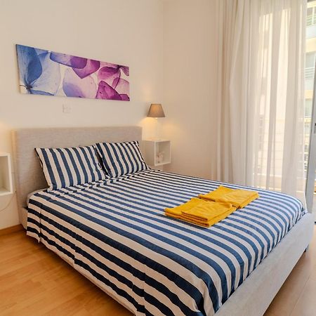 Blue Dawn Center Flat Daire Larnaca Dış mekan fotoğraf