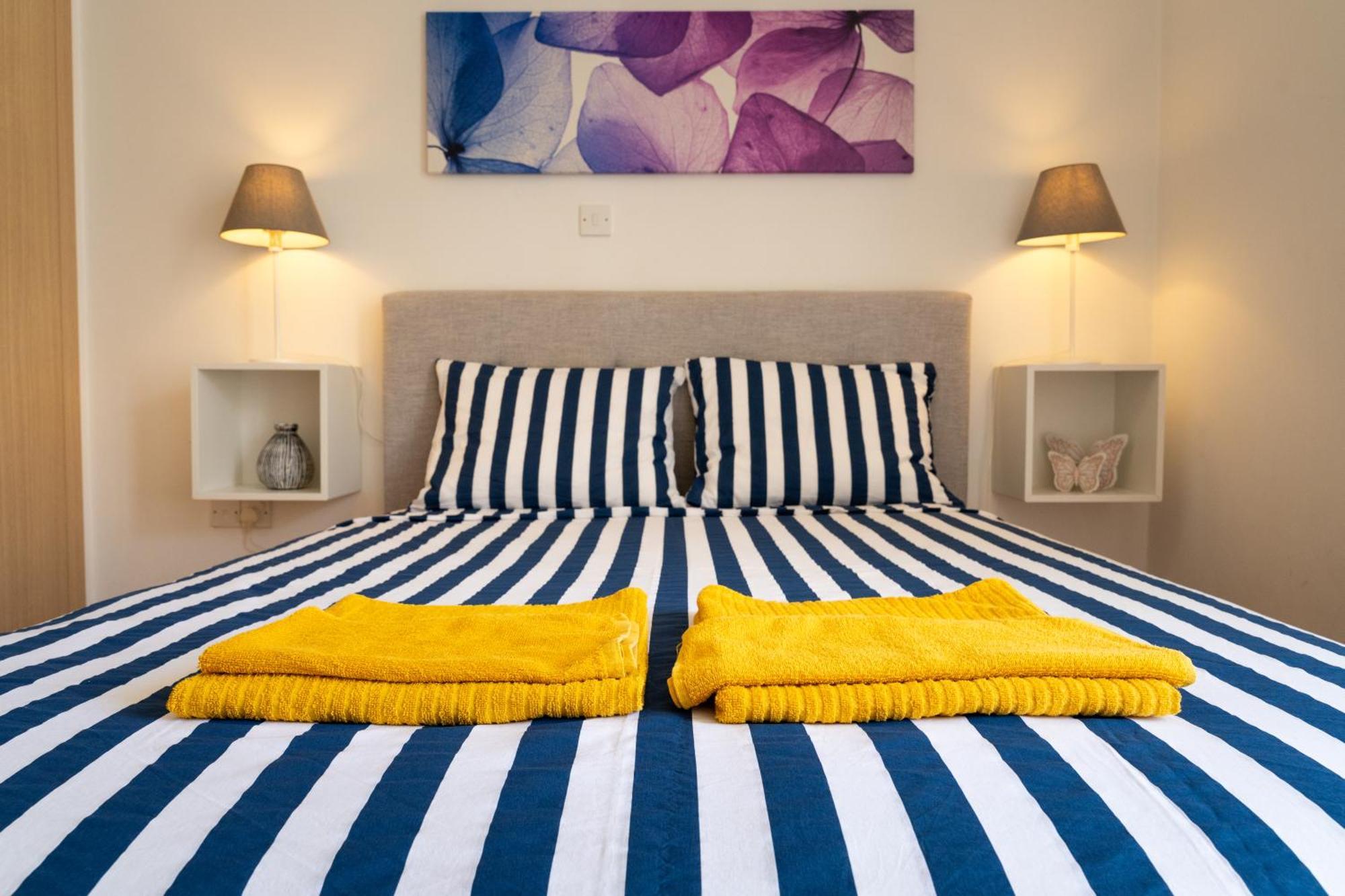 Blue Dawn Center Flat Daire Larnaca Dış mekan fotoğraf