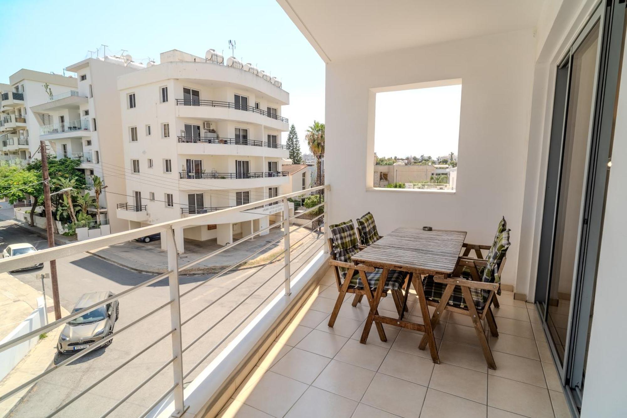 Blue Dawn Center Flat Daire Larnaca Dış mekan fotoğraf